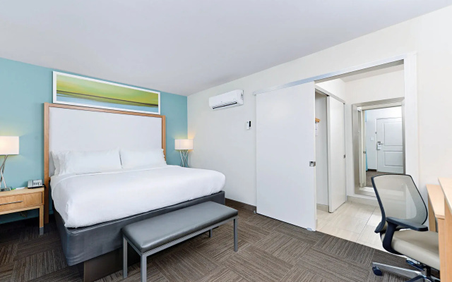 Red Roof Inn PLUS+ & Suites Tampa