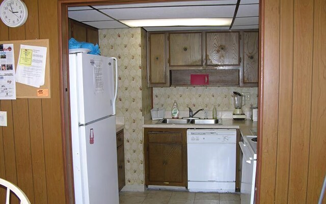 Gullway 2834 3 Br townhouse by RedAwning
