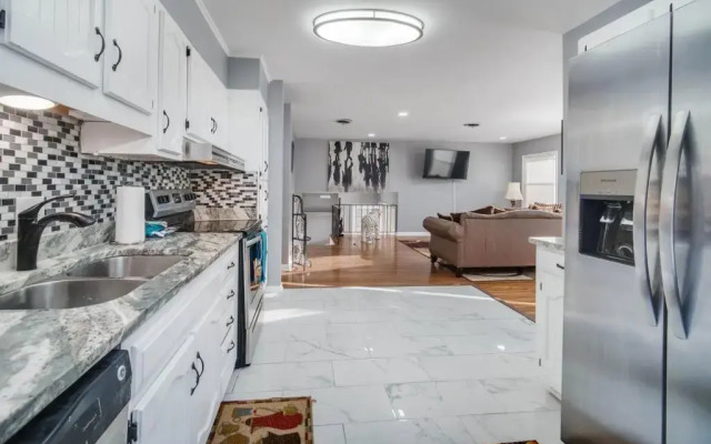 Mid -city Serenity, Huntsvilles Finest