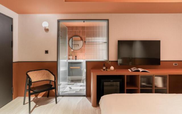 Olala Lin Suites
