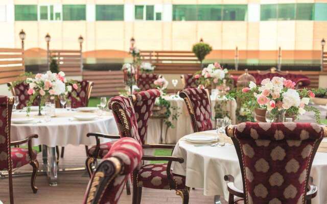 Ark Palace Hotel
