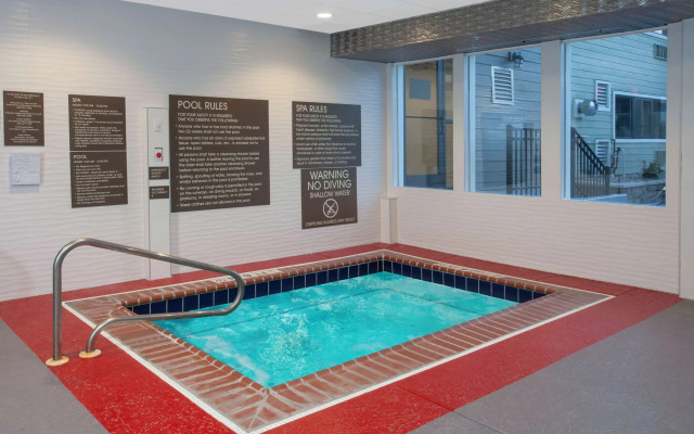 Wyndham Garden Fort Wayne