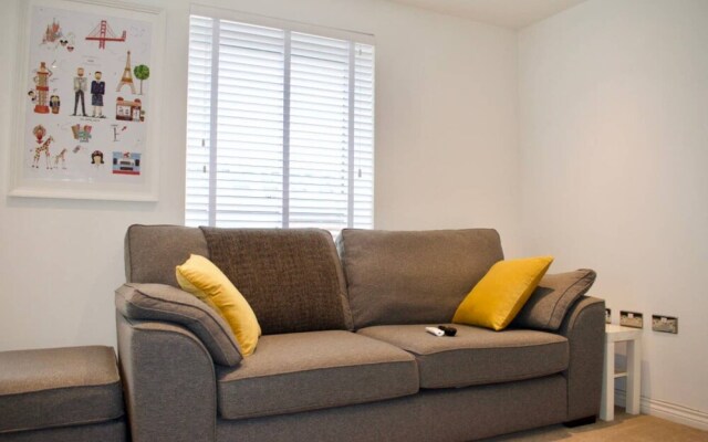 Modern Edinburgh Flat Close to City Centre
