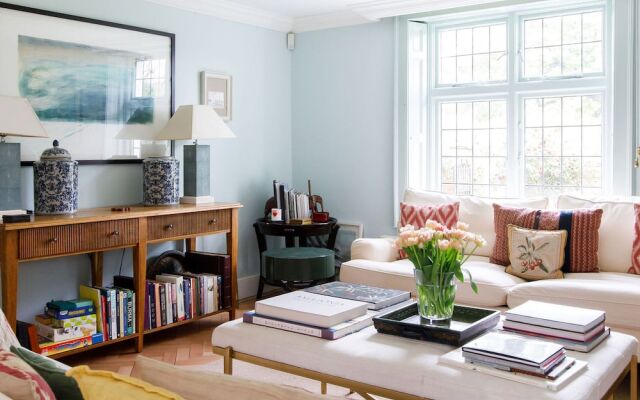Impressive Country Estate Sleeps 17
