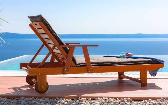 Last Minute Offer,heated Infinity Pool,sea and Mountain View,