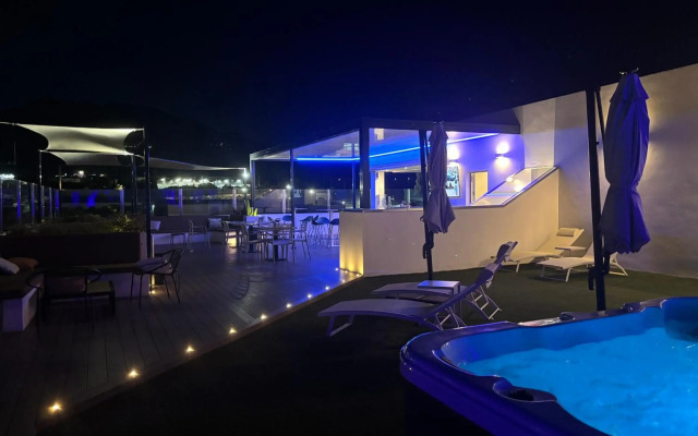 DAOS Suites Terrace Marbella