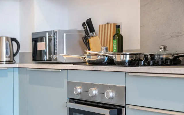 Modern Flat Near City Centre