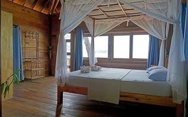 Tree House Bungalows Resort