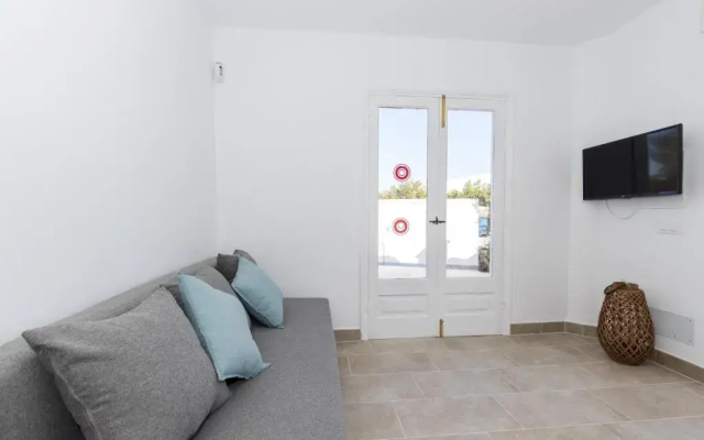 Chalet a 150m de la playa y piscina privada - Hotel in Ciudadela de Menorca - Photo 4