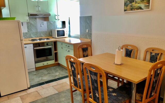 Pool Apartment Estrellas 3