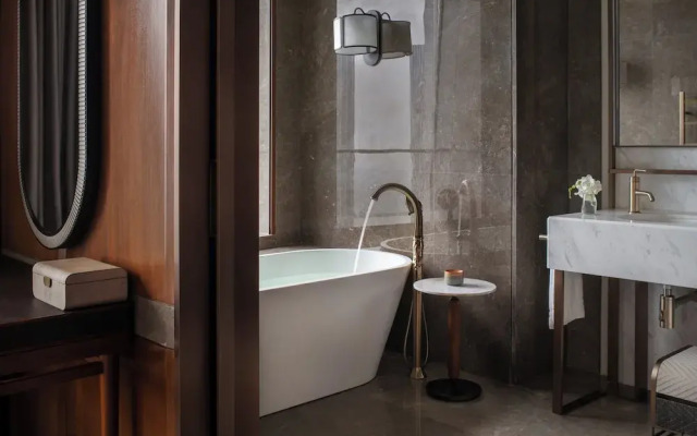 Four Seasons Hotel Dalian