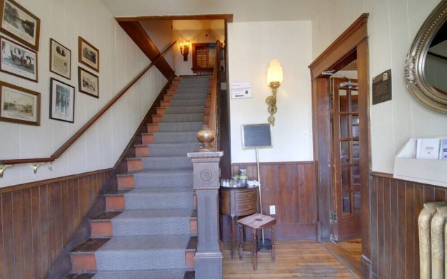Auberge Ayers Cliff