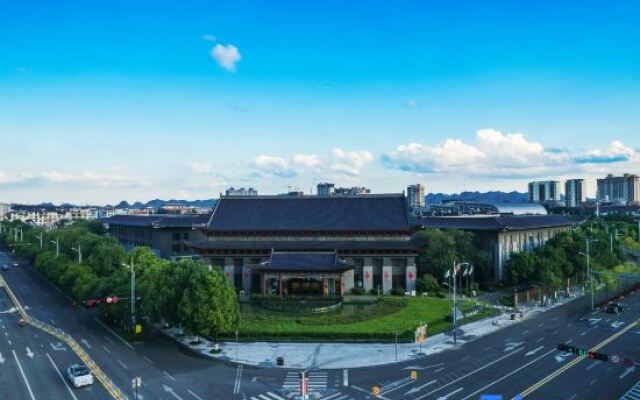 Cloud Hotel & Resort