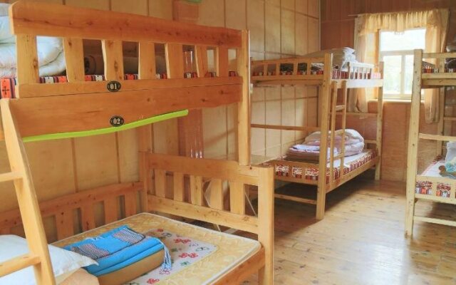 October Daocheng Youth Hostel