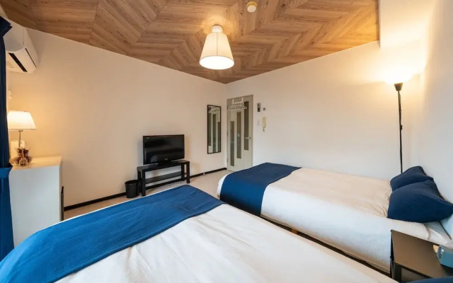 Namba West 5 connecting room