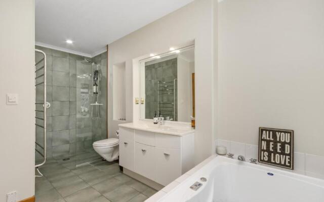 Hikanui Haven - Havelock North Holiday Home