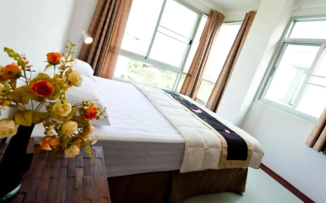 The Meet Green Apartment