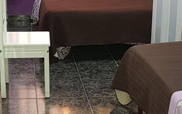 Low Cost Rooms Las Llaves 4