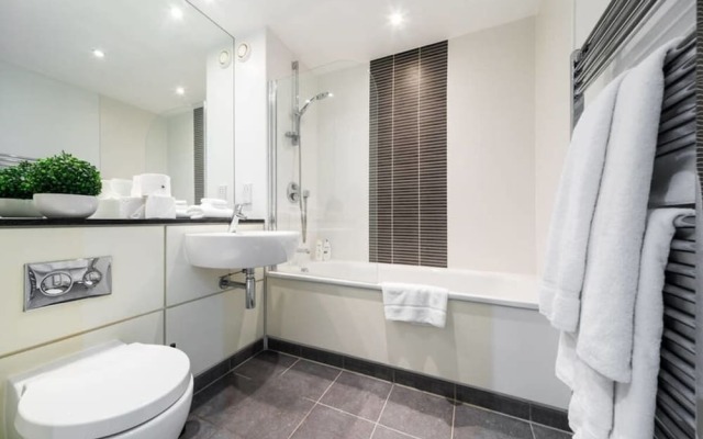 London Bridge 2bed2bath Apt, 4mins to Tube