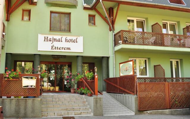 Hotel Hajnal