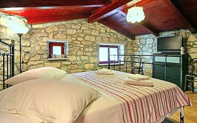 Beautiful Villa in Dracevac With Swimming Pool