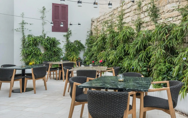 S Paul Hotel