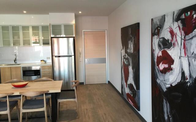 Semaphore Splash Apartments