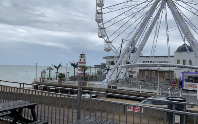 Immaculate 2-bed Caravan in Clacton-on-sea