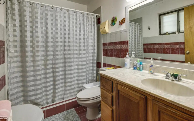Screened Porch: Remote Harlingen House!