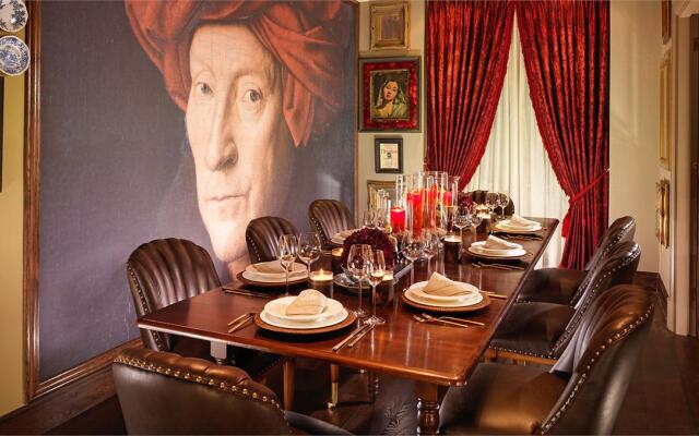 Taj 51 Buckingham Gate, Suites and Residences