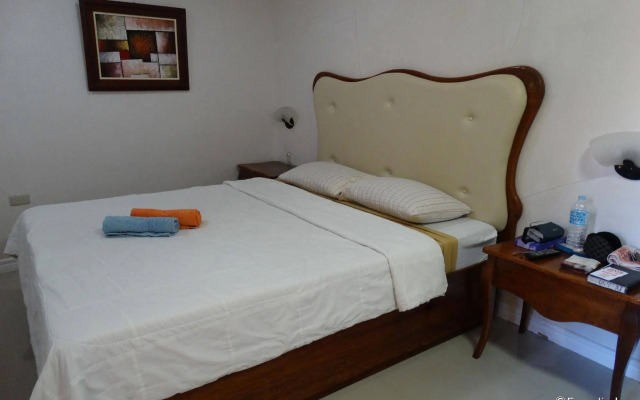 OYO 621 De Loro Inn