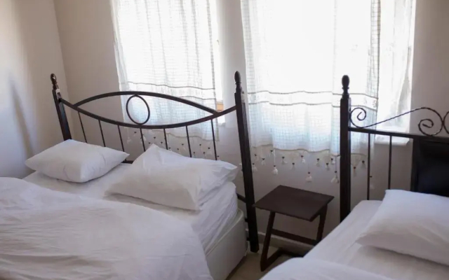 Kamelya Cave Hostel - Adults Only