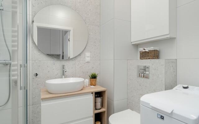 Minimalist Studios in Poznań by Renters