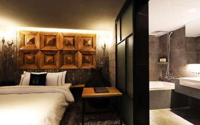 MARI boutique hotel