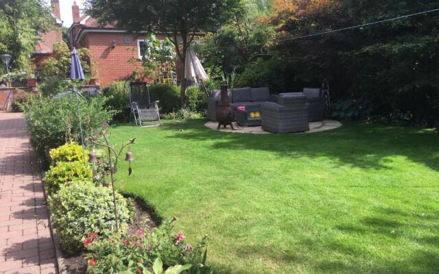 Grove House Bed  Breakfast