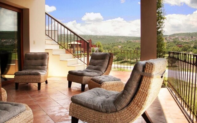 5 Minutes From Downtown, Great Views Casa Toscana