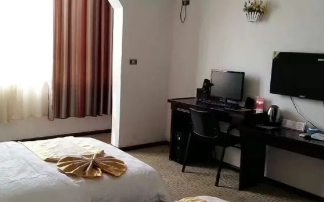 Luodian Chuncheng Hotel