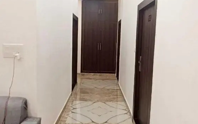 OYO 701490 Hotel Sharma Ji Inn