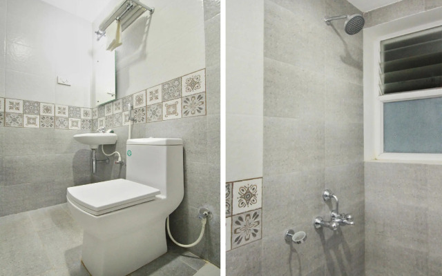 OYO Flagship 11531 Sathya Lodge