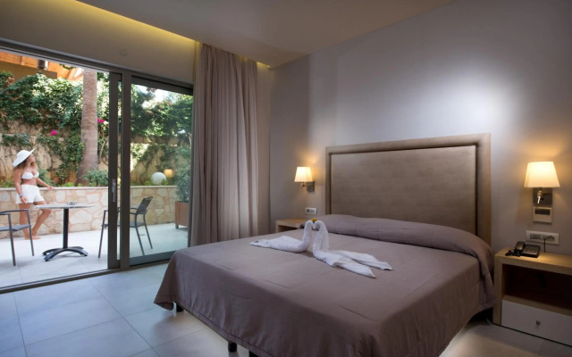 Cactus Beach Hotel