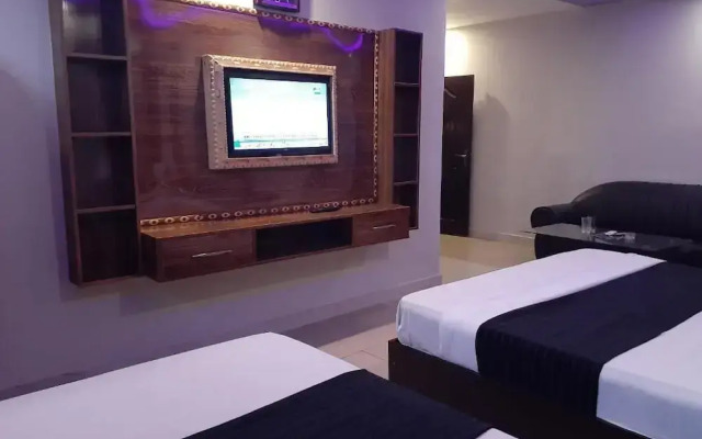 Gulberg Continental Hotel