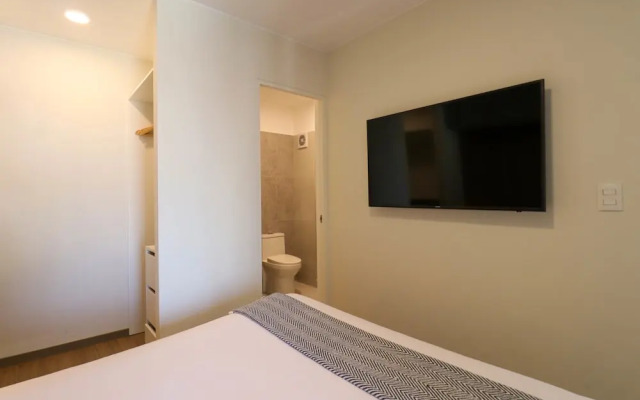 w Artistic 2BR With Balcony in Miraflores
