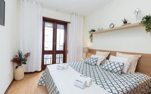 Deluxe Bright Flat with Netflix by Host Wise