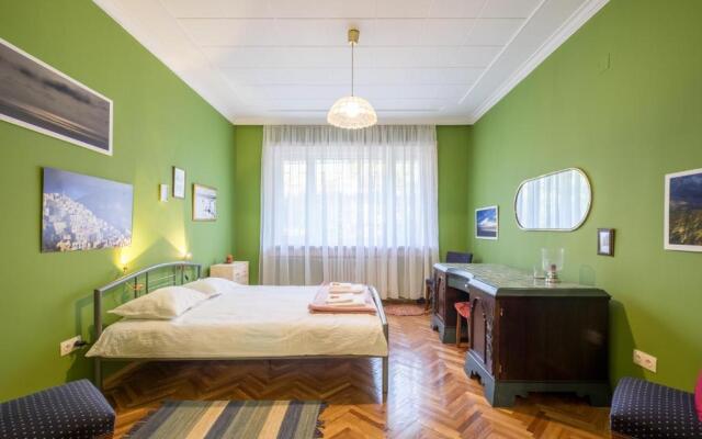 PhotoHome - Aristocratic Center of Sofia