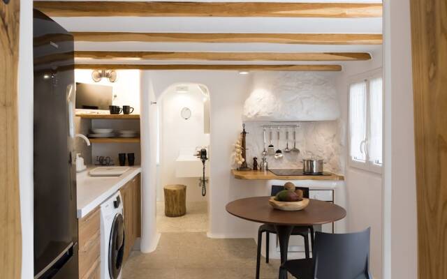 Kallos Villas & Suites