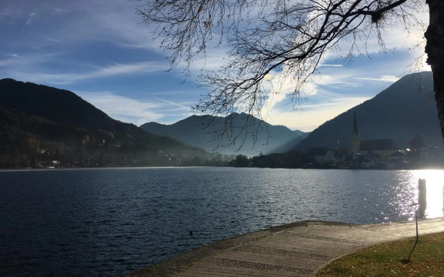 Traumhaftes Ferienhaus direkt am Tegernsee
