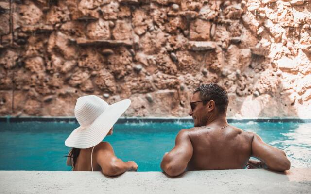 Ahava Hotel