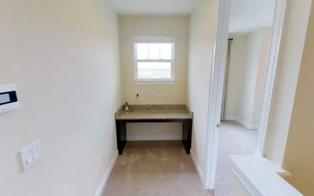 ACO PREMIUM - 6Bd pool and spa (1734)