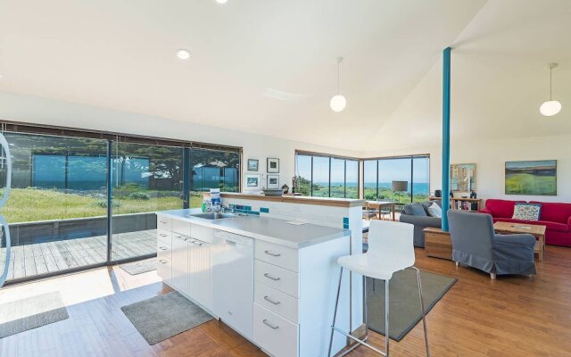 Haltwhistle West w/ Ocean Views!