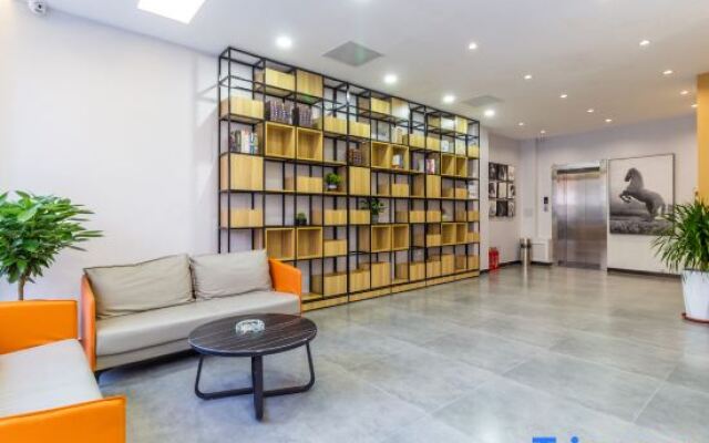 Junyi Chain Hotel (Anxin Hot Spring Garden)